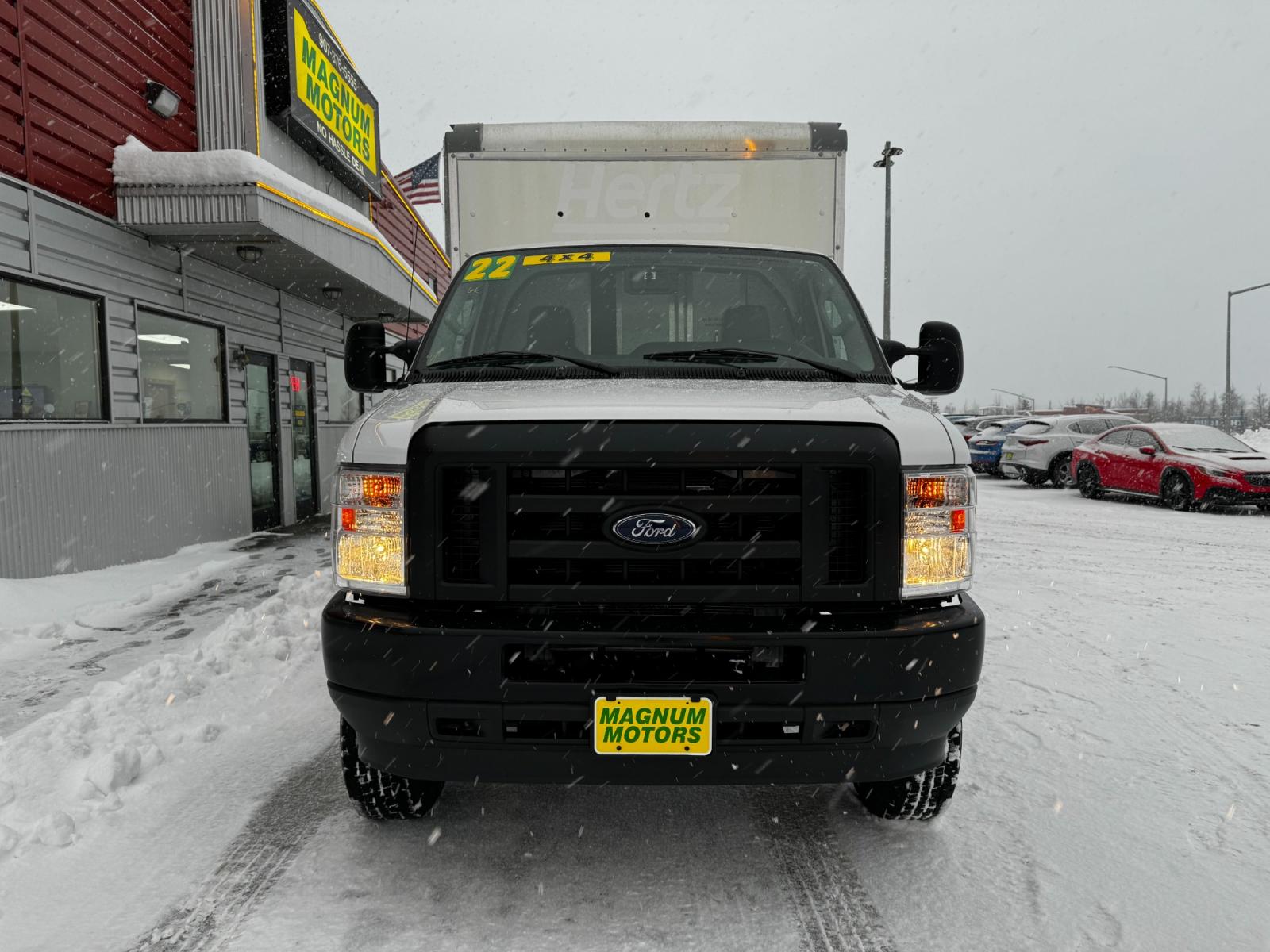 2022 White /Gray Ford Econoline (1FDWE3FK8ND) with an 7.3L V8 Gasoline engine, located at 1960 Industrial Drive, Wasilla, 99654, (907) 376-5555, 61.573475, -149.400146 - Photo #7